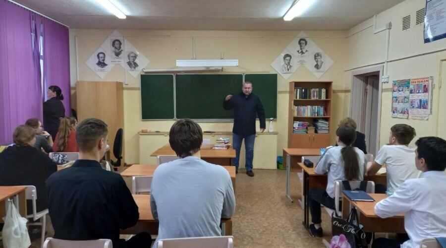 В Ржаницкой школе прошла профориентационная встреча