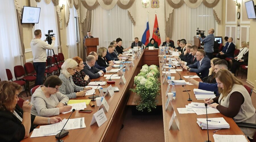 В Брянске прошло заседание профильного комитета облДумы по образованию, науке, культуре и СМИ