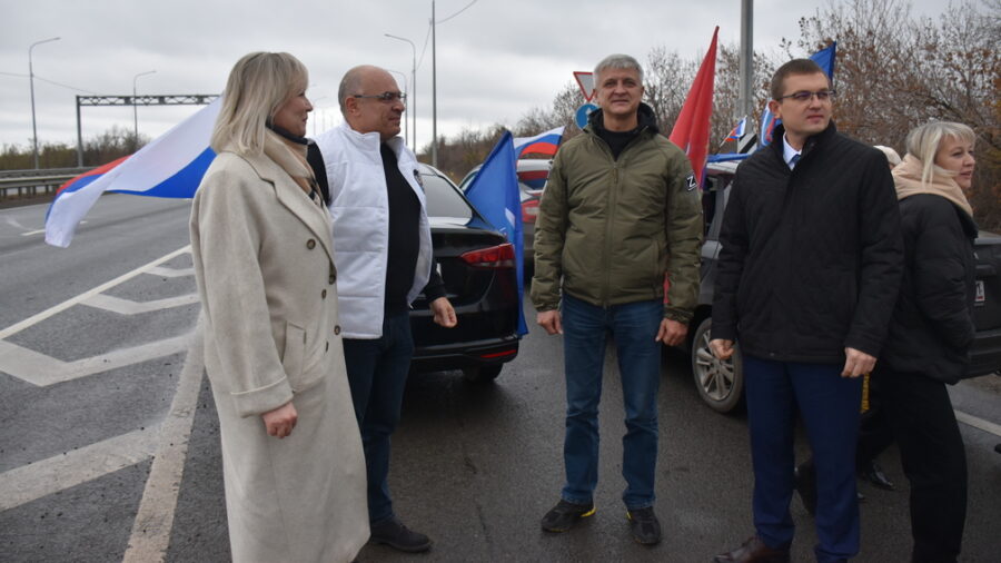 Представители Брянской области и Брянки встретились на границе ЛНР и ДНР