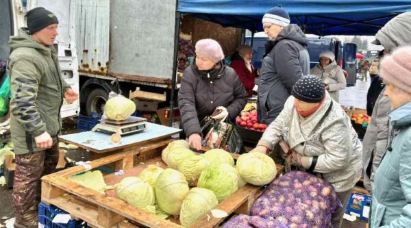 В Брянске продолжают работу ярмарки выходного дня