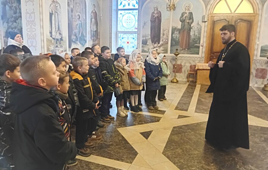 Жуковские школьники посетили православный храм святого Александра Невского