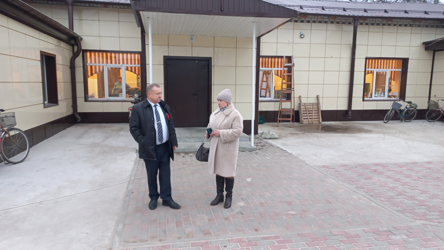 Рабочая группа «Единой России» проконтролировала ремонт Троснянской школы