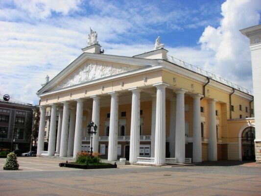 Брянский театр драмы представит документальный проект о волонтёрах СВО