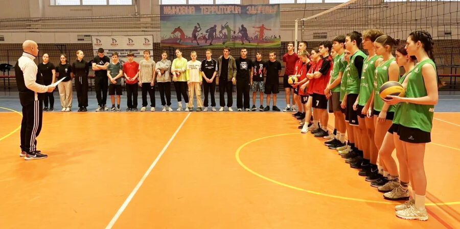 В Жуковке завершились соревнования школьников по волейболу