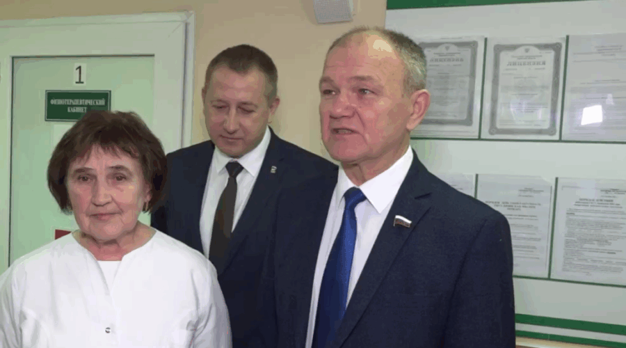 Николай Щеглов оценил развитие медицины в крупных поселениях Брянского района