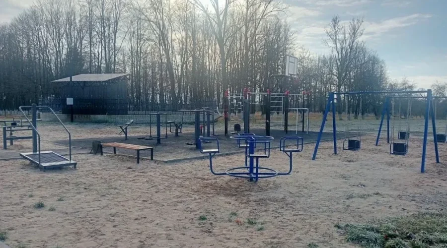 В брянской Красной Горе по нацпроекту благоустроен парк