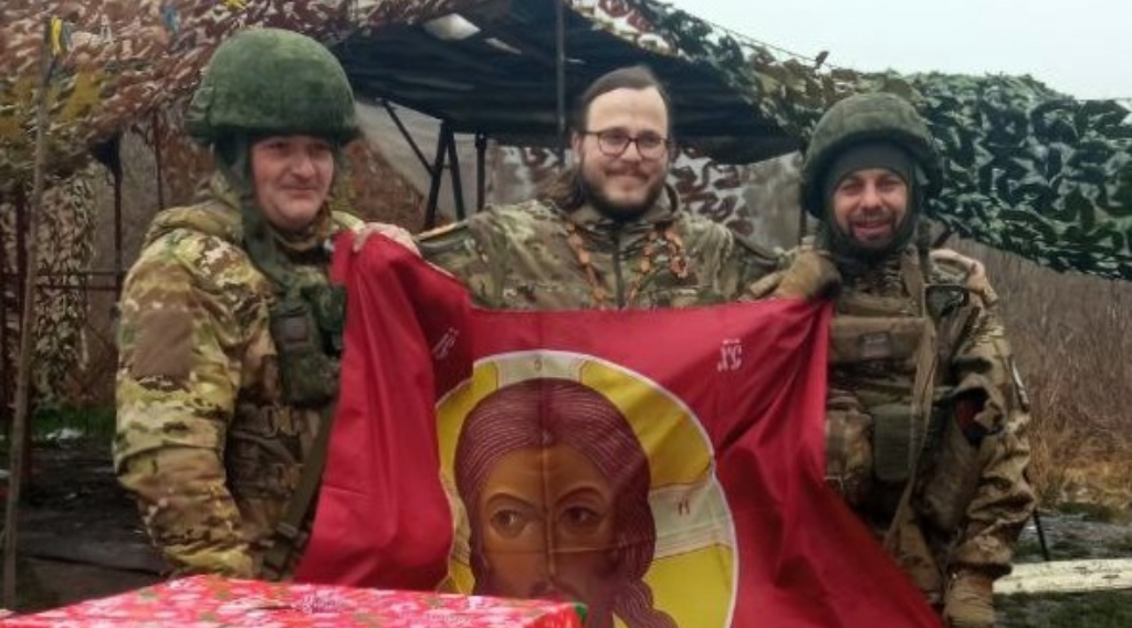 Брянский священник передал гуманитарный груз бойцам в курском приграничье