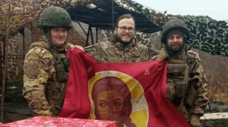 Брянский священник передал гуманитарный груз бойцам в курском приграничье