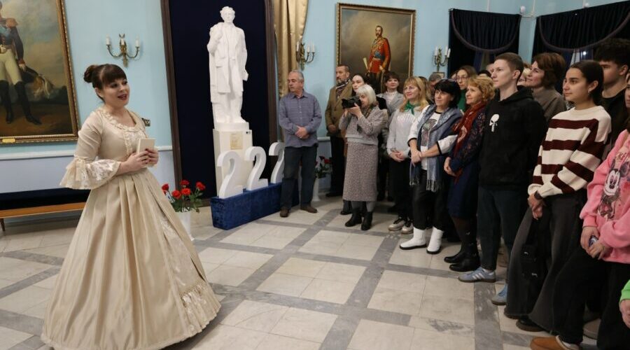 В Овстуге отметили день 222-й день рождения великого поэта