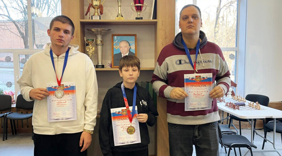 Жуковский школьник стал абсолютным победителем областного турнира по шашкам