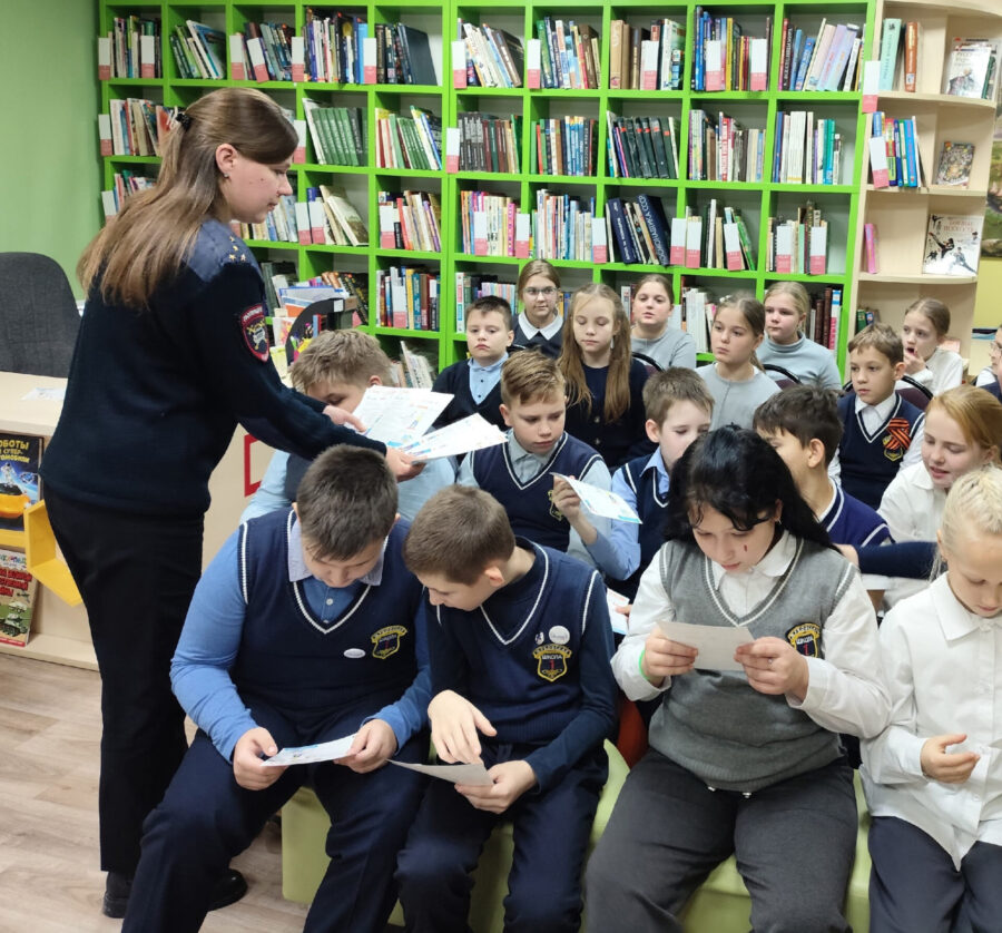 Сотрудники Жуковской госавтоинспекции провели встречу со школьниками