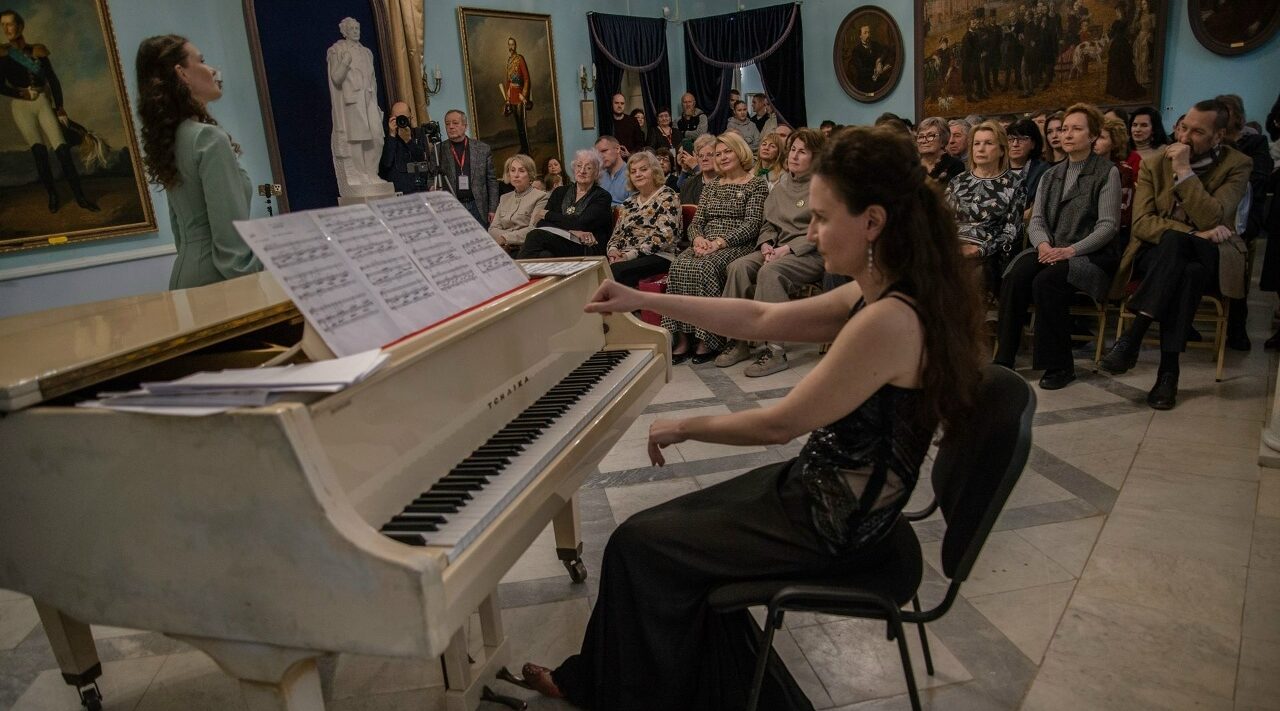 В Овстуге прошёл фестиваль «Романса звук волшебный…»