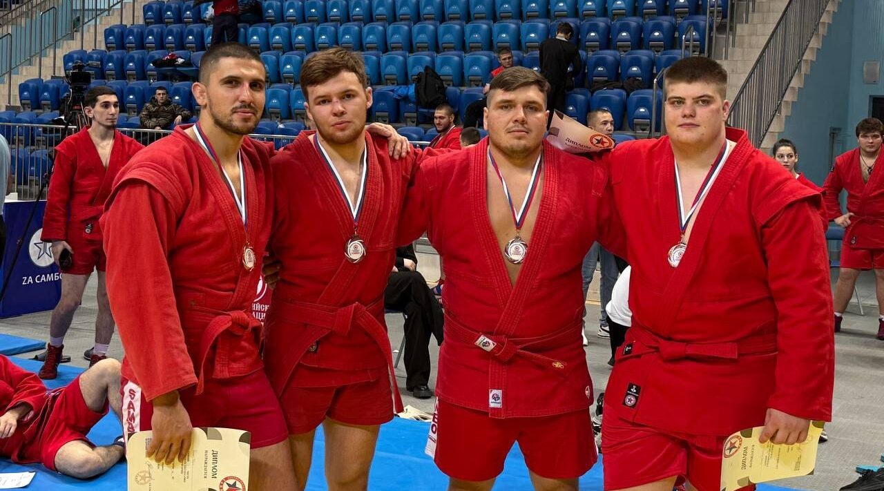 Брянская сборная завоевала 16 медалей на чемпионате ЦФО по самбо