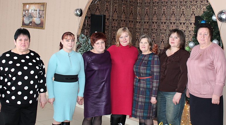 В Жуковке чествовали сотрудниц РАЙПО, сыновья которых участвуют в специальной военной операции