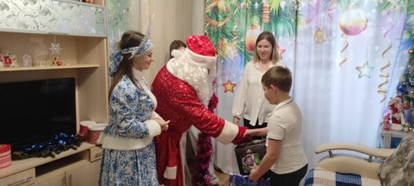 Замгубернатора Брянской области Галина Петушкова исполнила новогодние желания трубчевских детей