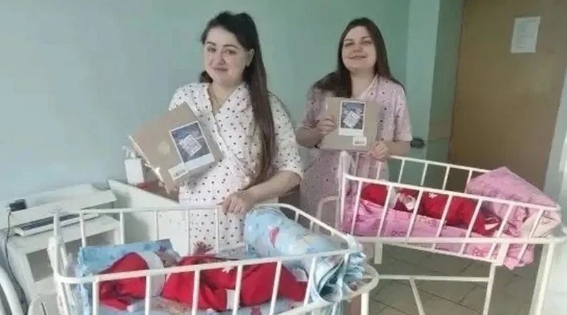 В Брянске поздравили женщин, ставших мамами в ночь на 1 января