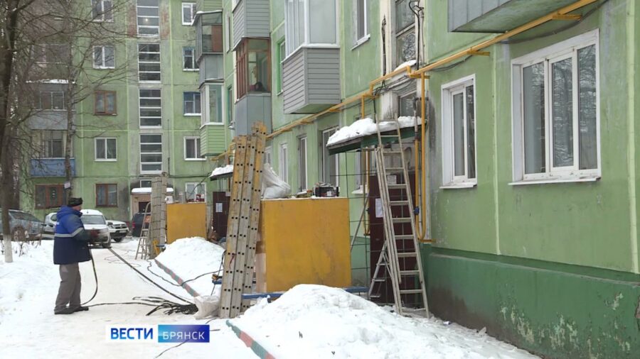 В 104 домах Брянска заменят кровлю