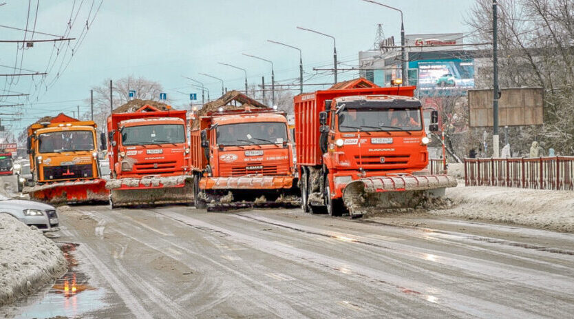 В Брянске идёт круглосуточная работа по уборке снега