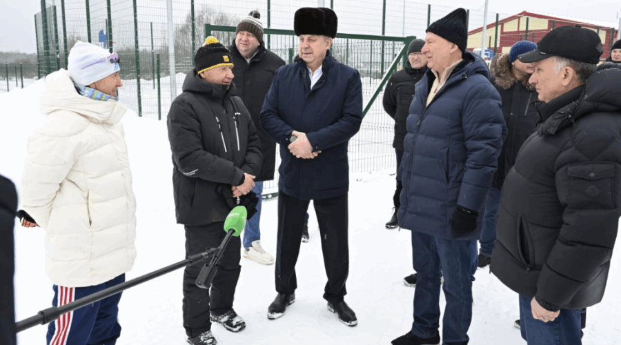 Помощник президента встретился с первым тренером лыжника Большунова