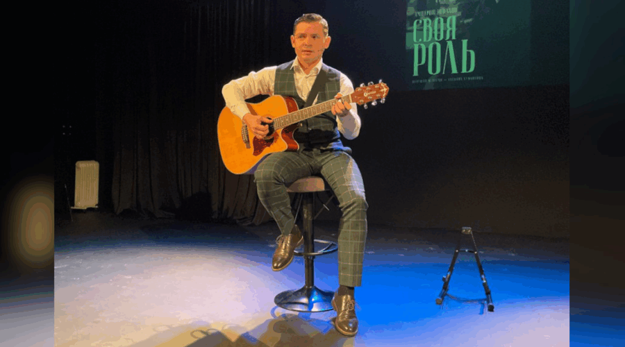 Актер брянского драмтеатра Дмитрий Ненахов исповедался зрителям