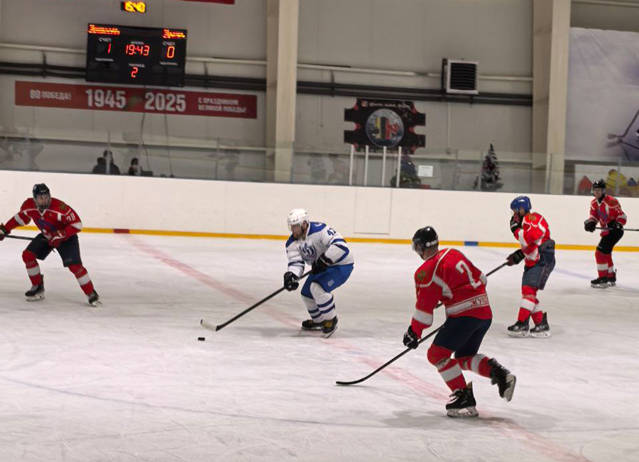 Матч Ночной хоккейной лиги завершился победой жуковской «Десны»