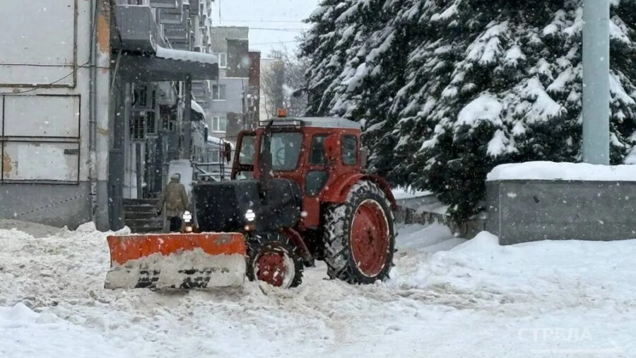 В Брянске вывезли 355 тонн снега