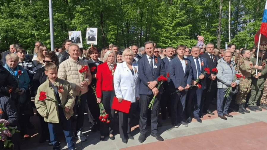 В Бежицком районе благоустроили братскую могилу и три памятника