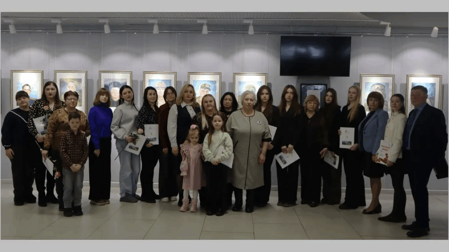 В Брянске презентовали выставочный проект «Герои нашего времени»