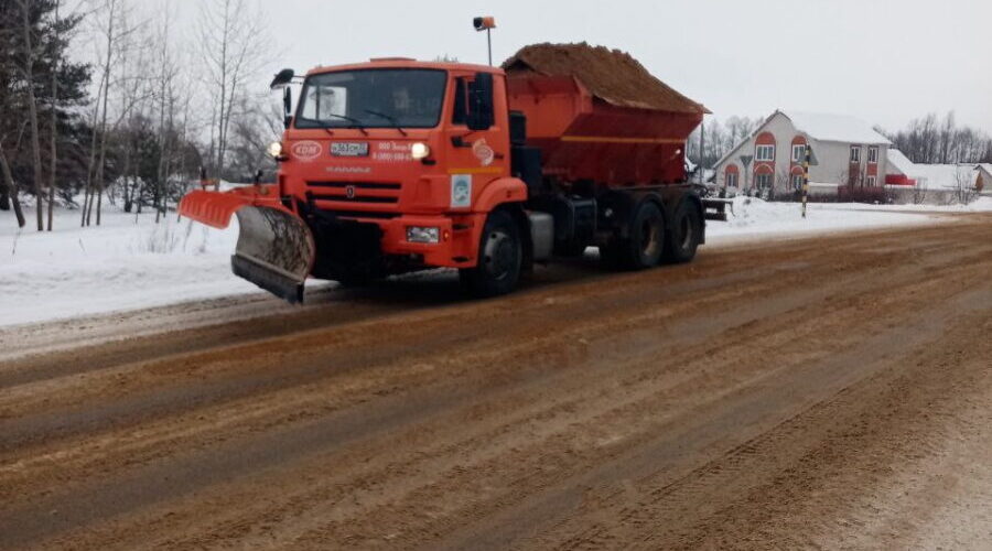 В Брянской области продолжается активная очистка и обработка дорог