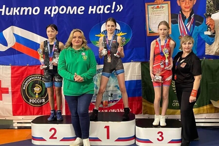 Турнир по вольной борьбе памяти героя России Дмитрия Седнева прошел в Брянске