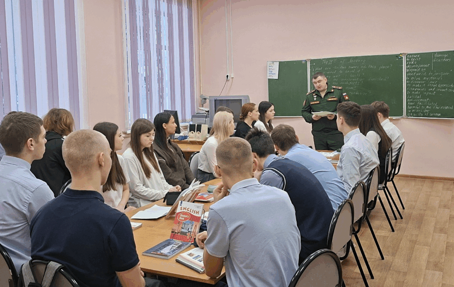 В Жуковской СОШ №1 состоялись  встречи с представителями Брянских ВУЗов