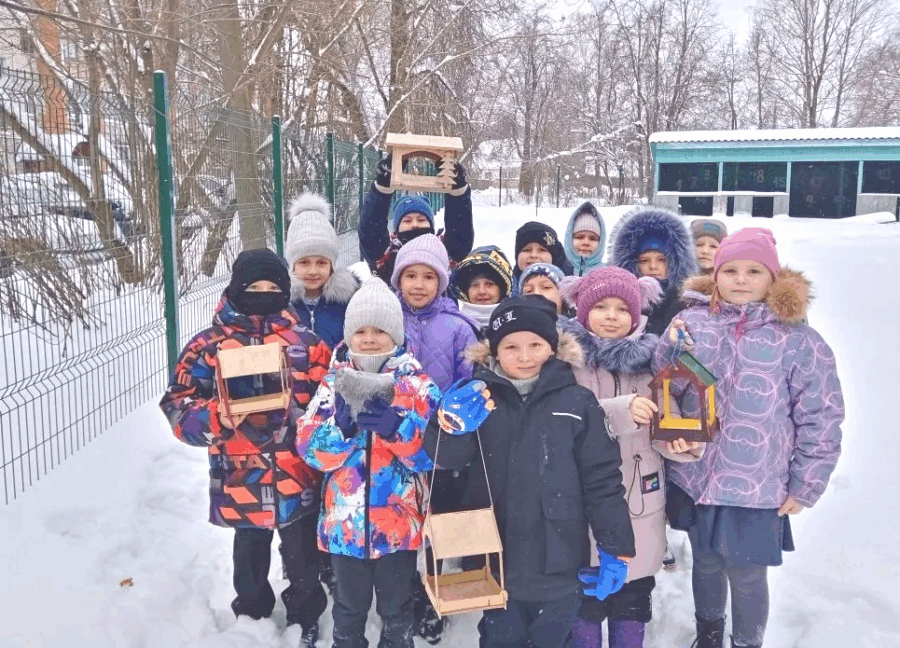 Первоклассники Жуковской СОШ №2 позаботились о птицах