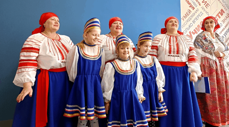 В Шамординской школе прошло торжество в честь Года единства Народов России