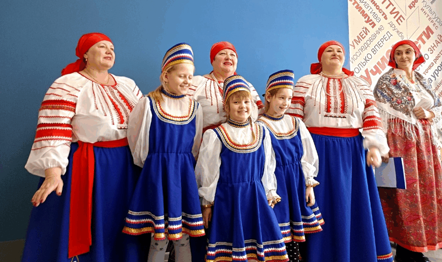 В Шамординской школе прошло торжество в честь Года единства Народов России