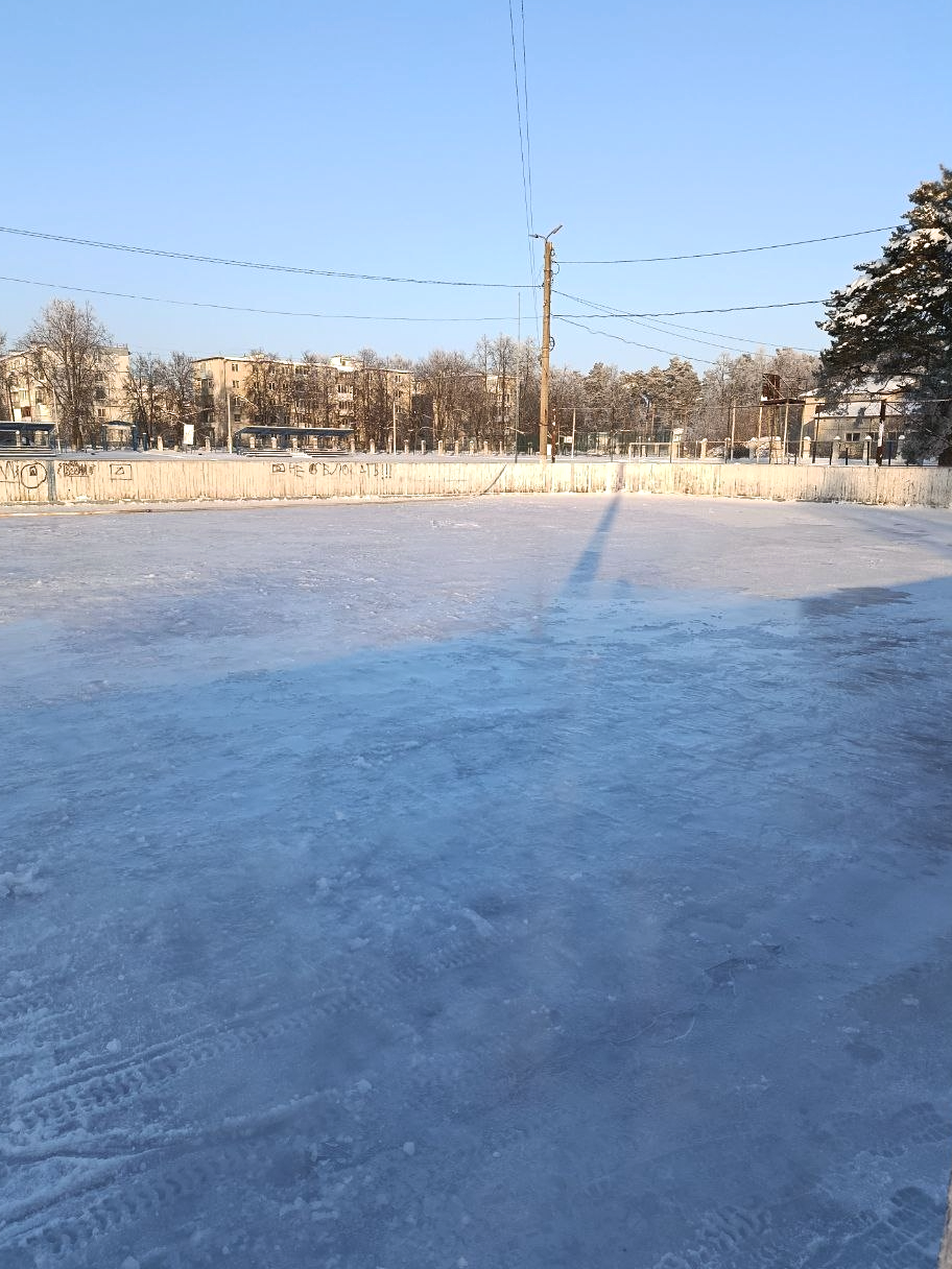 В городе Жуковка открыт каток под открытым небом