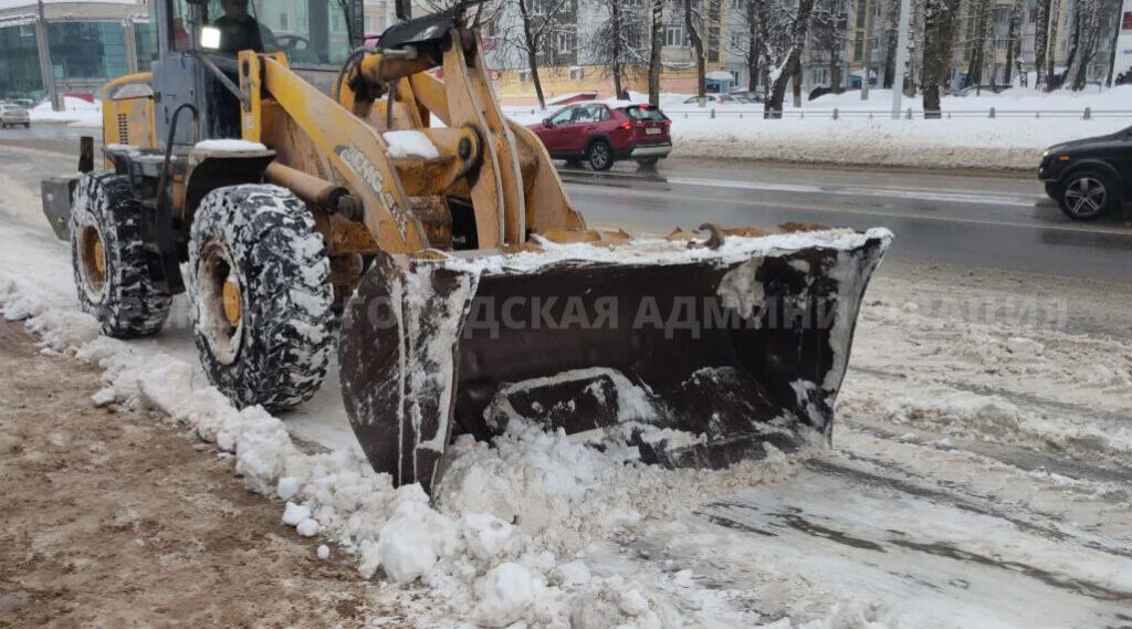 75 снегоуборочных машин работают на улицах Брянска