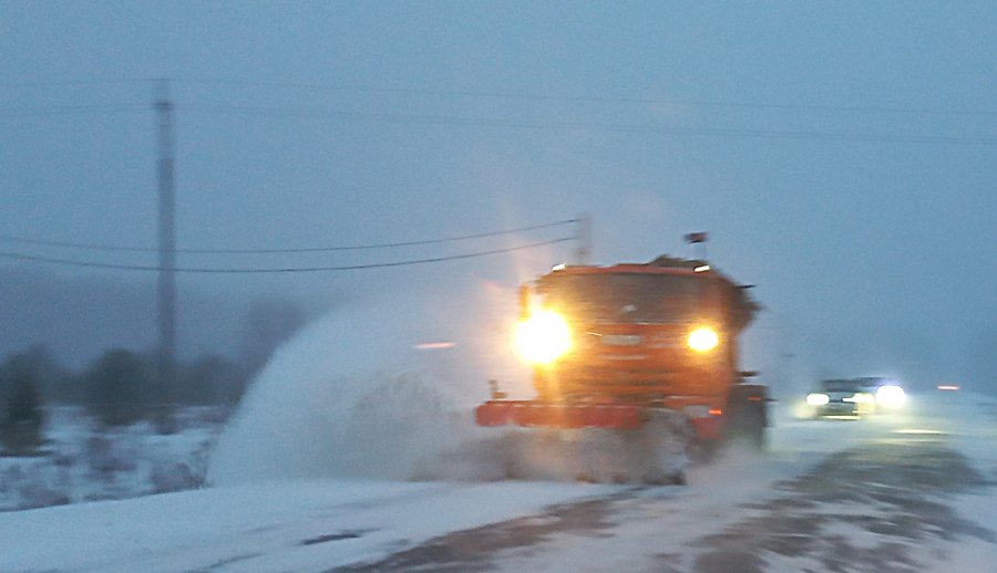 В Жуковском округе устраняют последствия нового снегопада