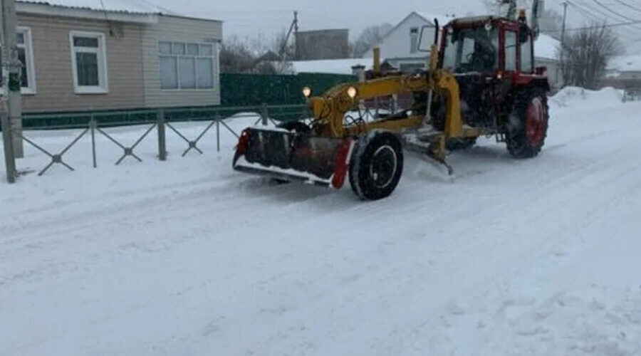 В Жуковке, Карачеве и Новозыбкове борются с последствиями снежной стихии