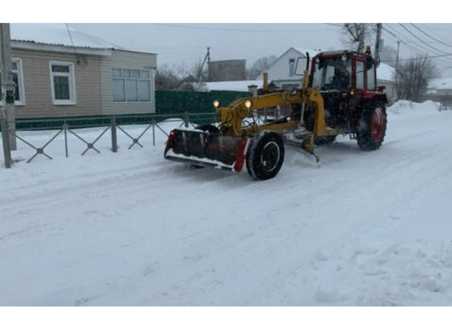 В Жуковке, Карачеве и Новозыбкове борются с последствиями снежной стихии