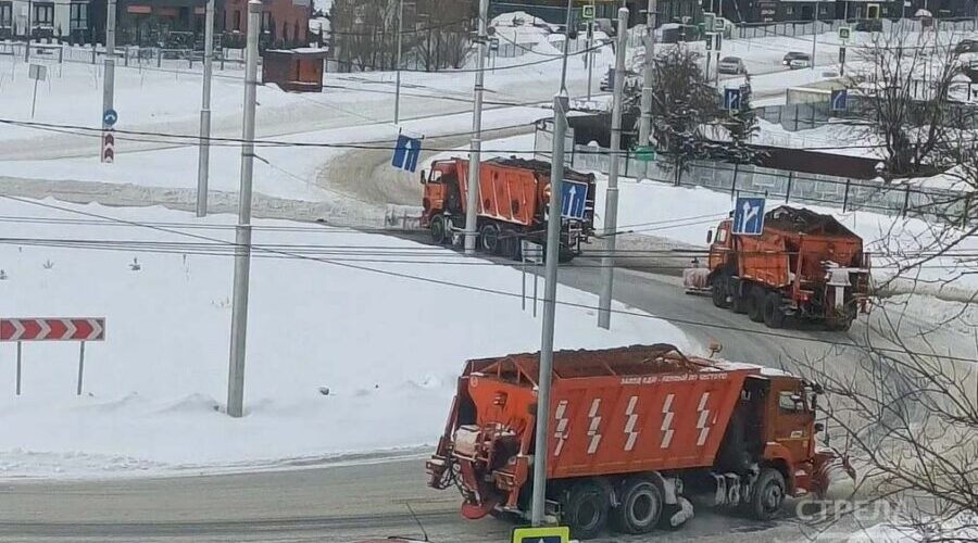 В Брянске продолжается уборка снега
