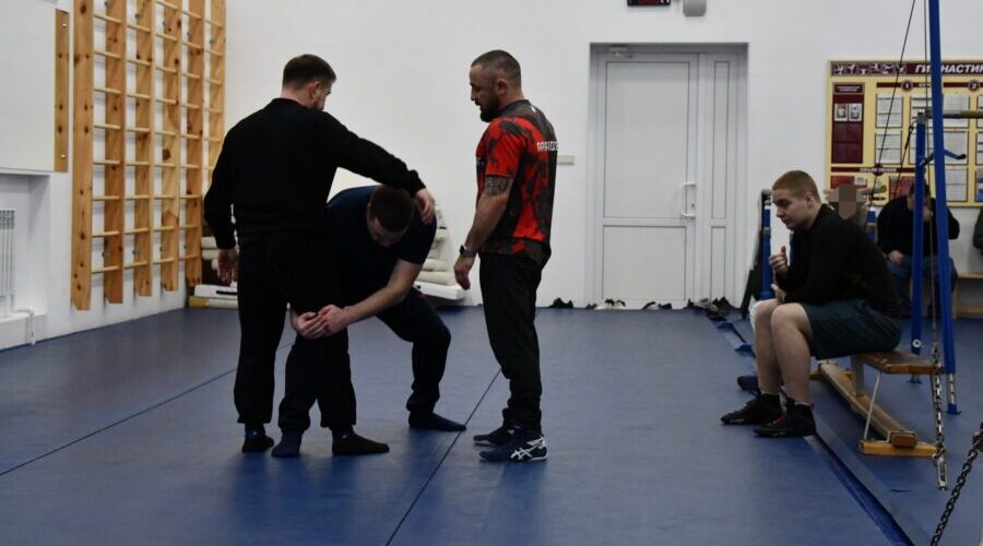 Зарядка с чемпионом для «Брянских героев»