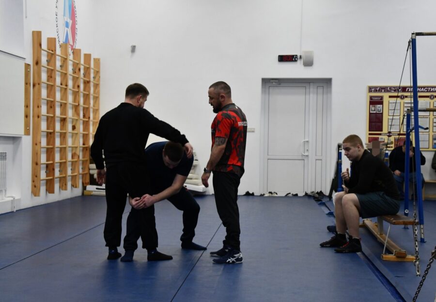 Зарядка с чемпионом для «Брянских героев»