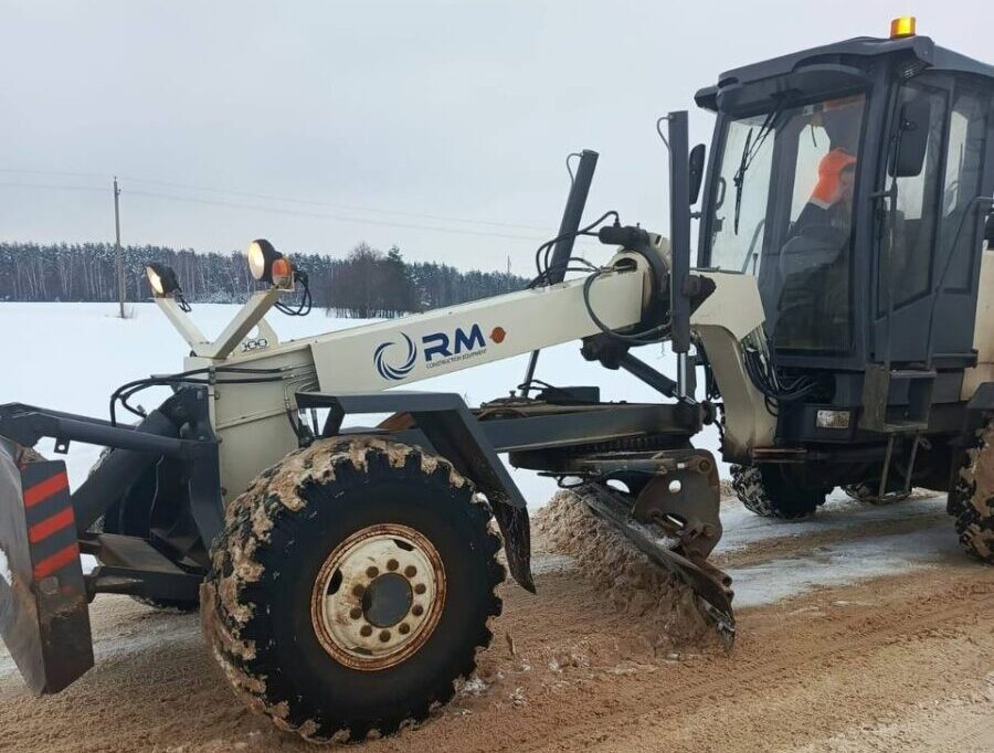 За минувшие выходные в Брянской области очищено от снега более 13 000 км дорог
