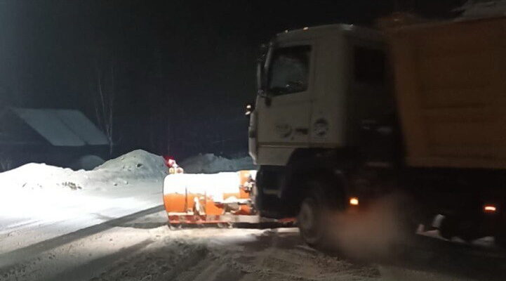 На Брянщине устраняют последствия мощного снегопада