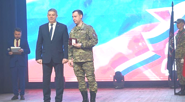 Глава региона Александр Богомаз поздравил бойцов бригады «Барс — Брянск»