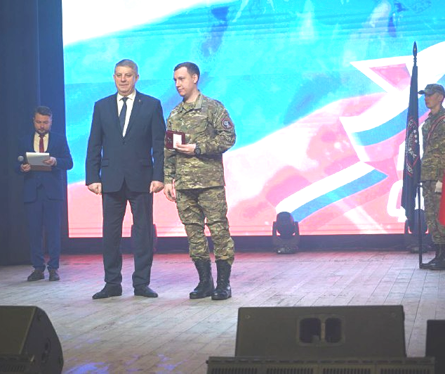 Глава региона Александр Богомаз поздравил бойцов бригады «Барс — Брянск»