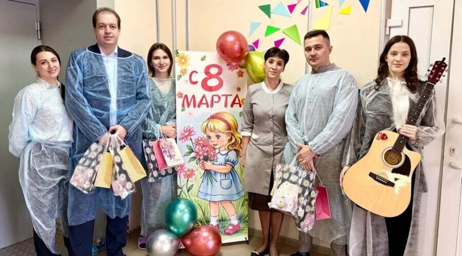 Брянский фонд «Ванечка» поздравил мам своих подопечных