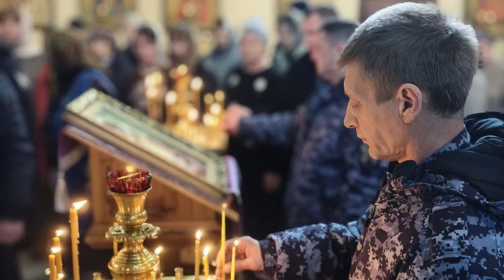 В Брянске сотрудники Росгвардии приняли участие в торжественном богослужении