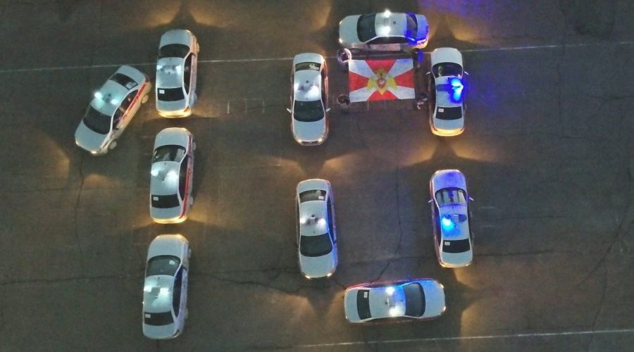 В Брянске росгвардейцы провели флешмоб к юбилею ведомства