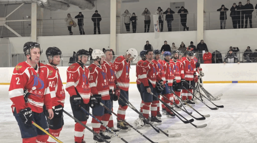 Жуковские хоккеисты продолжают борьбу за победу в Лиге надежды Брянской НХЛ